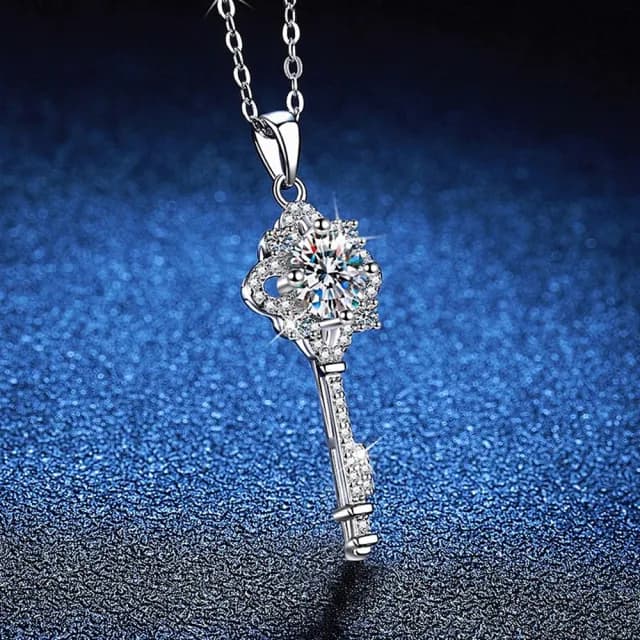 【巴黎精品】現貨+預購 頂級莫桑鑽石項鍊925純銀女項鍊項鏈鎖骨鏈情人節禮物(1克拉四葉草吊墜女飾品a1kv7)