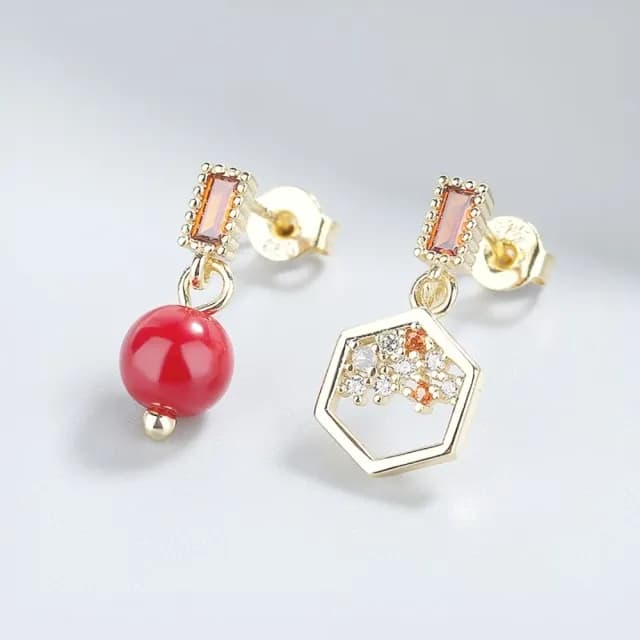 【一粒紅豆】紅豆蜜語不對稱耳環(幾何 耳釘 耳飾 上班族 約會 禮服 紅色 現代古風)