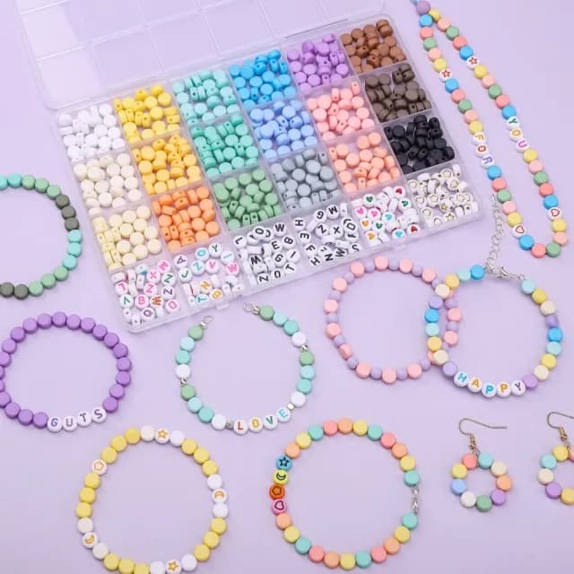 【DIY大師】24種串珠材料包-480顆(扁圓珠 字母珠 磨砂 光面 手串 手鍊 手機繩 手機鍊 散珠 手做 親子)