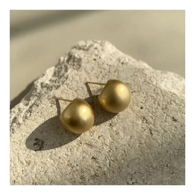 【INES】珍珠耳環 圈圈耳環/韓國設計浪漫氣質珍珠圈圈造型耳環(啞光耳環 金屬耳環 半圓弧耳環)