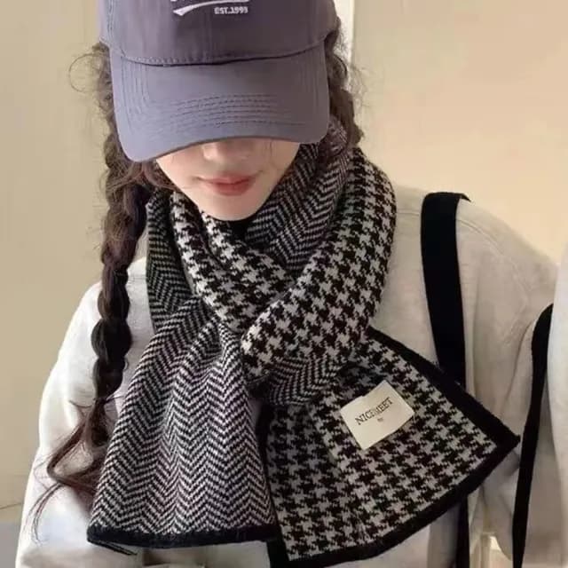 【Oni 歐妮】百搭情侶款 針織保暖加厚千鳥格雙面設計 防風男女圍巾圍脖披肩(優雅黑)