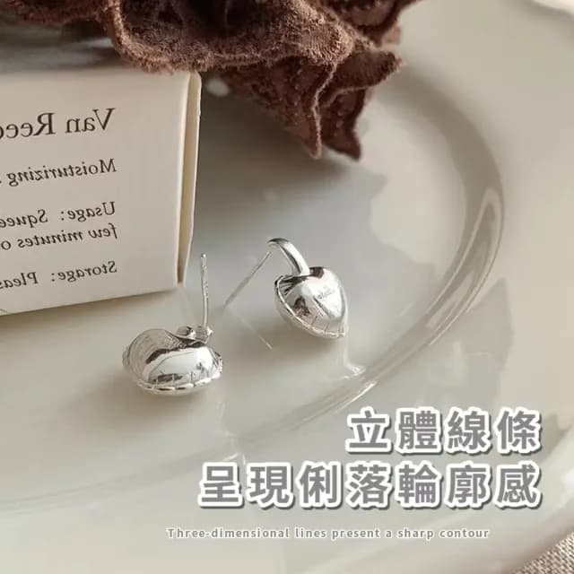 【胖嘟嘟】立體愛心耳環1對(字母 垂墜 綴飾 飾品 耳飾 耳釘 耳針 耳扣 首飾)