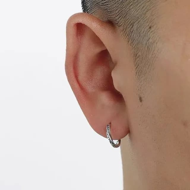 【KT DADA】雙11 銀製耳環 潮男配件 輕奢感造型 百搭飾品 莫比烏斯設計 中性耳環 個性耳環 扭結耳飾 英文刻