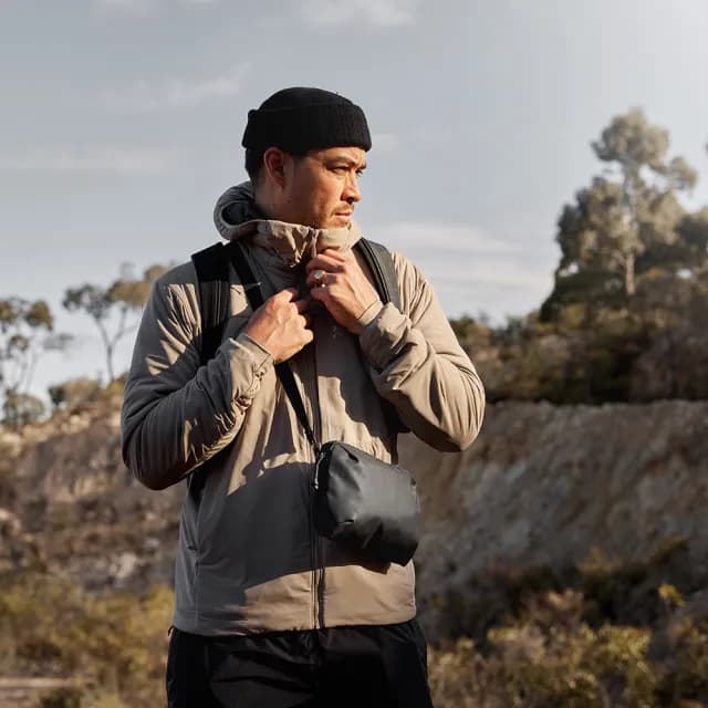 【Bellroy】Venture Travel Crossbody RFID防盜側背包 斜背包 男包 女包 禮物 送禮 推薦(深邃黑色)