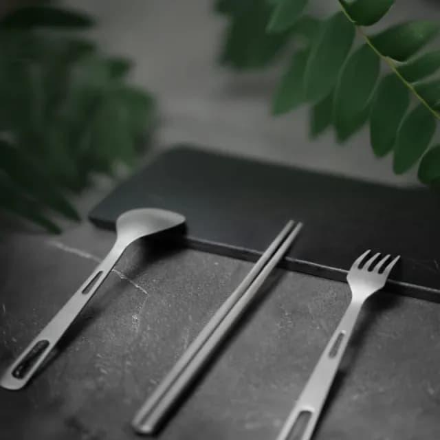 【PAMABE OUTDOOR】鈦環保餐具-三件組附盒附袋(露營/外出餐具/攜帶型/環保/筷叉組/車泊)