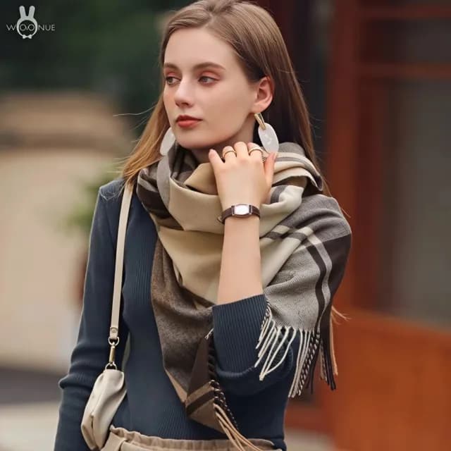 【WOONUE】高質感女士歐美專櫃秋冬時尚柔軟針織親膚保暖寬版斗篷圍巾披肩(閨蜜女友老婆媽媽情人生日禮物)