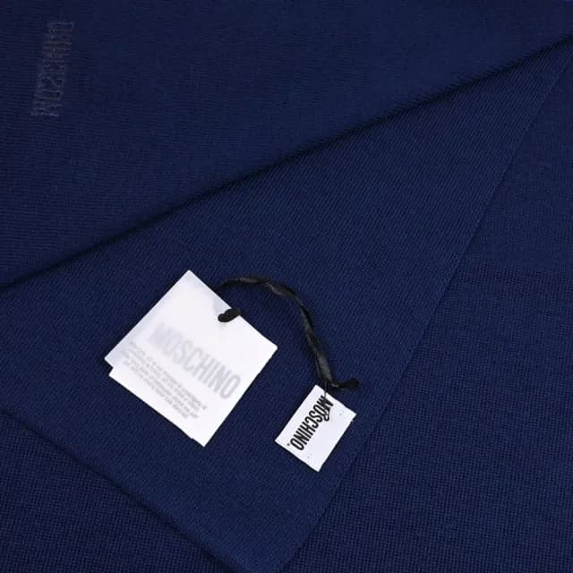 【MOSCHINO】簡約電繡小熊LOGO純羊毛保暖披肩長圍巾(深藍)