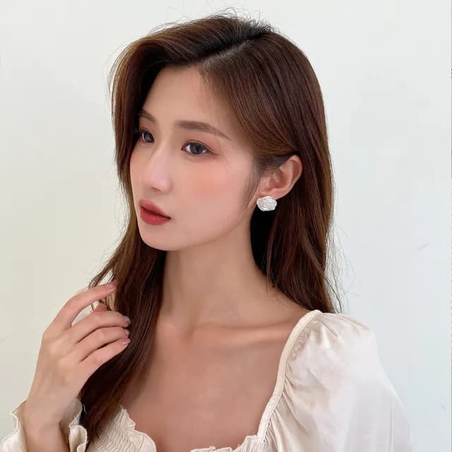 【INES】韓國設計S925銀針法式復古不對稱立體花朵造型耳環(S925銀針耳環 不對稱耳環 花朵耳環)
