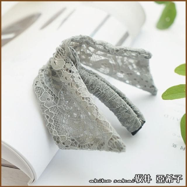 【Akiko Sakai】淑女感布藝蕾絲蝴蝶結造型扭扭夾(生日 送禮 禮物)