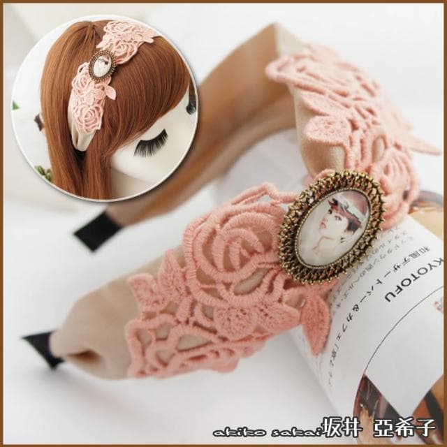 【Akiko Sakai】戴高帽的少女質感手作刺繡雕花髮箍 -單一款式(生日 送禮 禮物)