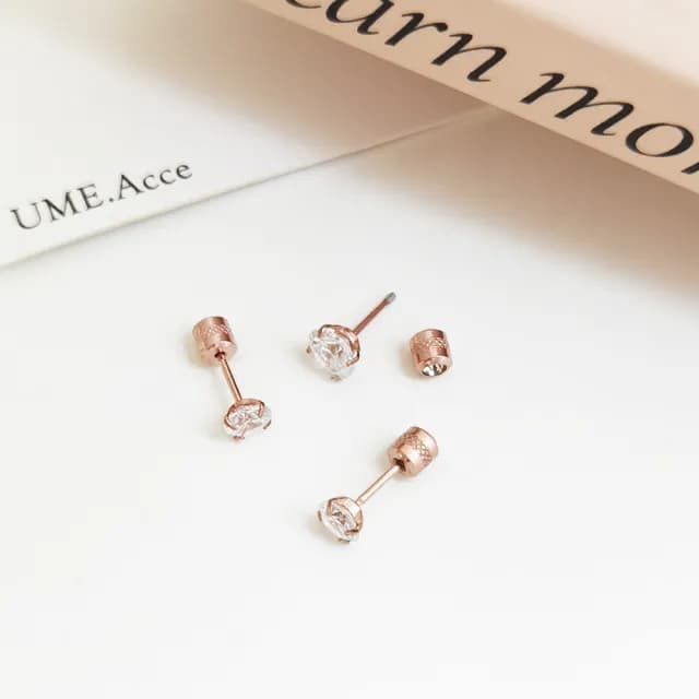 【UME.Acce】玫瑰金色單鑽鎖螺絲鈦鋼耳環(鈦鋼 鈦鋼耳環 單鑽耳環 單鑽 小耳環 貼耳耳環)