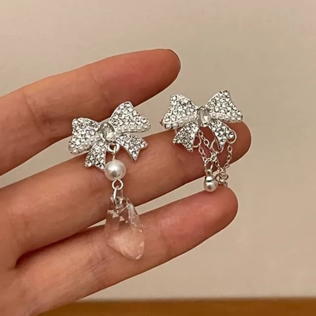 【Oni 歐妮】蝴蝶結 不對稱螺旋式耳骨夾式耳環無耳洞耳扣耳夾耳窩夾(1對入)
