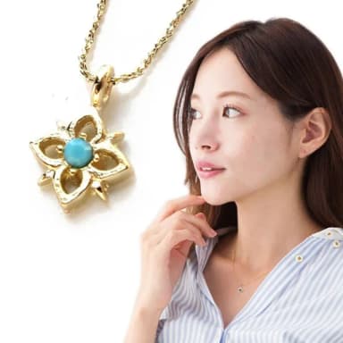 【日本MELODY ACCESSORY】日本製典雅浪漫綠松石四葉花瓣造型金項鍊 附延長鍊(土耳其石 質感情人節禮物)