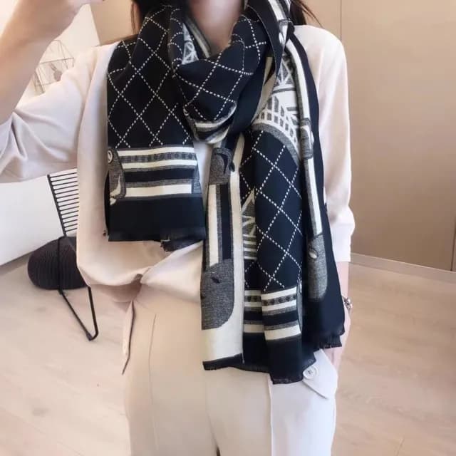 【HaNA 梨花】暖冬將至．黑白艾菲爾鐵塔仿羊絨圍巾(圍脖 圍巾 披肩)