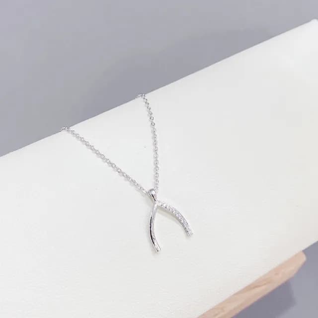 【Umi】韓式東大門簡約奢華時尚優雅百搭銀項鍊(浪漫幾何人字微鑲鑽 韓劇 精緻情人節禮物)
