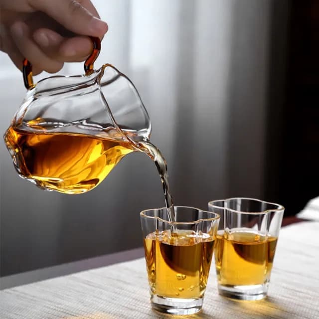 【傳真雅器】花瓣型彩把玻璃公道杯230ml(茶具 茶道具 公道杯 茶海 分茶器)