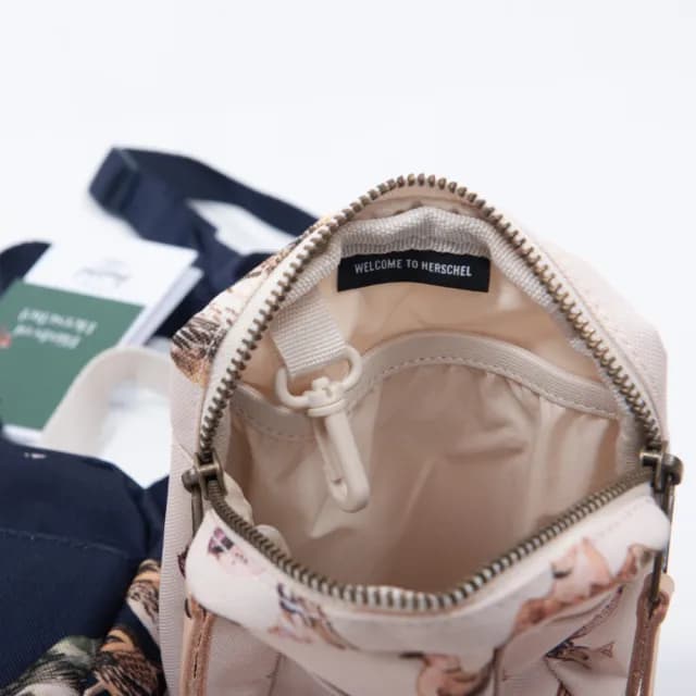 【Herschel】父親節禮物 Cruz Birds 鳥類圖騰 十週年紀念款 帆布 小型 側包 胸包 斜包 小包 腰包 隨身包(交