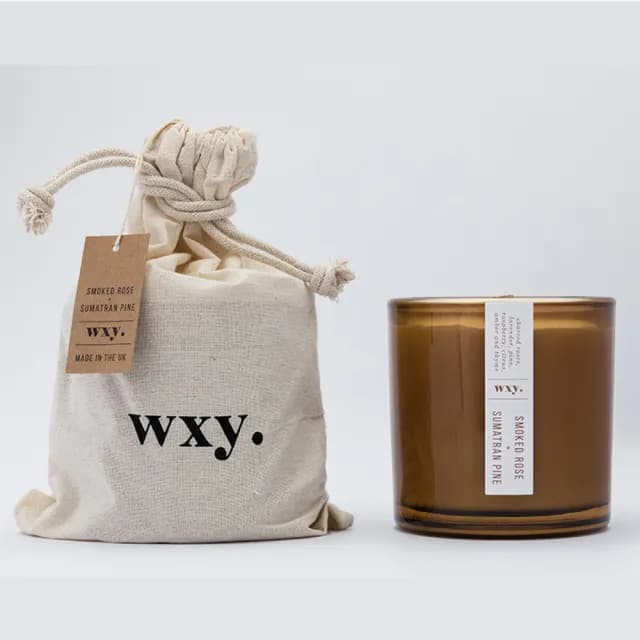 【英國 wxy.】Amber蠟燭- 煙燻玫瑰 & 蘇門答臘松(L/350g/專櫃公司貨)