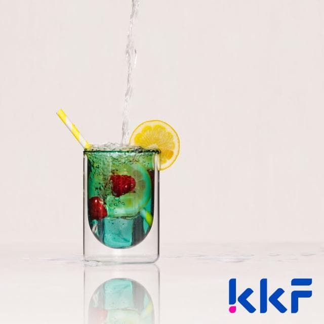 【KKF 吻吻魚】懸浮雙層玻璃水杯 230ml - 四色(耐熱玻璃、優美弧線、晶瑩色澤、送禮推薦)