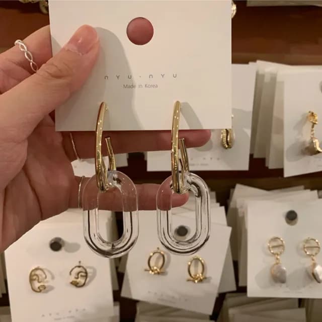 【BBHONEY】韓國飾品 勾壓克力金屬 個性耳環 時尚造型搭配耳飾(韓國東大門飾品)