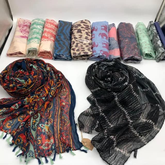 【La Morongo 樂木嚴選】日韓雜誌款流行圍巾3件一組 款式隨機(時尚 舒適 流行 搭配)