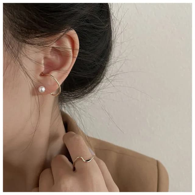 【HaNA 梨花】韓國街頭搭配小時尚．曲線珍珠金色耳環(針式耳環 珍珠耳飾 耳圈 耳釘 耳扣)