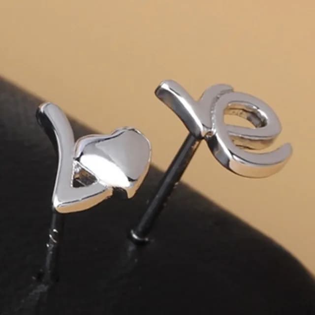 【米蘭精品】現貨+預購 耳環耳針式流行銀飾品(LOVE字母時尚七夕情人節生日聖誕節交換禮物73ac84)