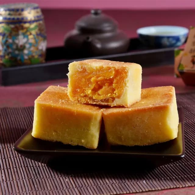 【鹿港鄭玉珍】招牌經典組合x1組(鳳黃酥12入x1+綠豆凸6入x1/組 中秋禮盒)