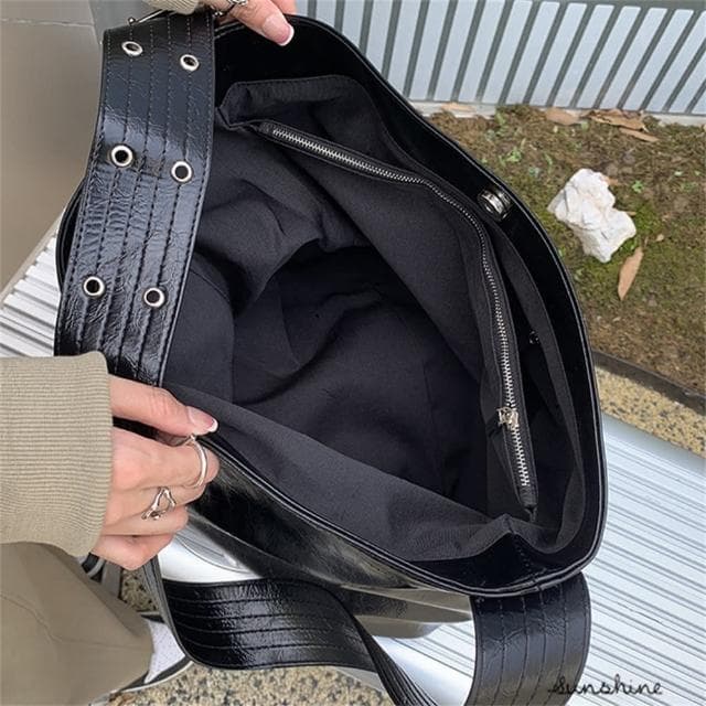 【MoonDy】母親節禮物 包包女 水桶包 新款 大容量 通勤包 A4包 皮革包包 水桶包韓國 單肩包 質感 寬肩帶