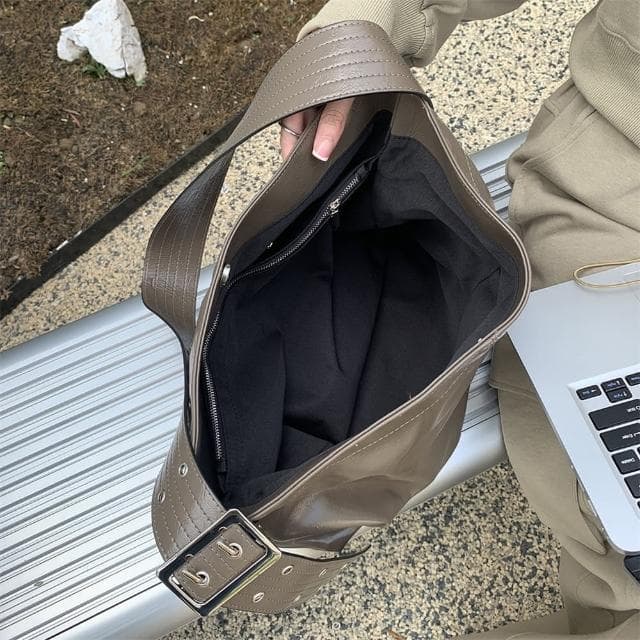 【MoonDy】母親節禮物 包包女 水桶包 新款 大容量 通勤包 A4包 皮革包包 水桶包韓國 單肩包 質感 寬肩帶