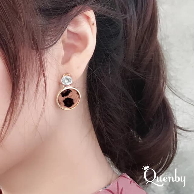 【Quenby】時尚秋冬豹紋閃鑽百搭毛絨耳環/耳針(耳針/飾品/配件) - momo購物網 - 好評推薦 -