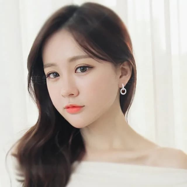 【Emi 艾迷】朴敏英同款 時尚圈圈相扣鋯石925銀針耳環(韓劇 金秘書 同款)