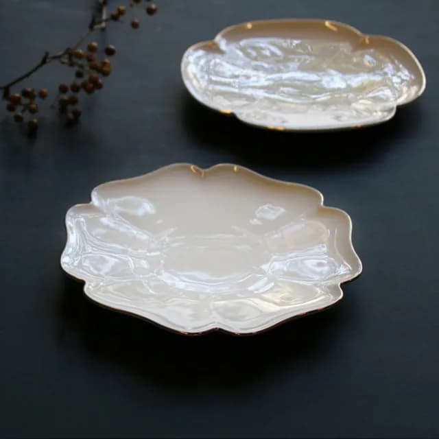 【TALES 神話言】花窗舞影-繁花錦葵．16CM大盤(文創 禮品 禮物 收藏)