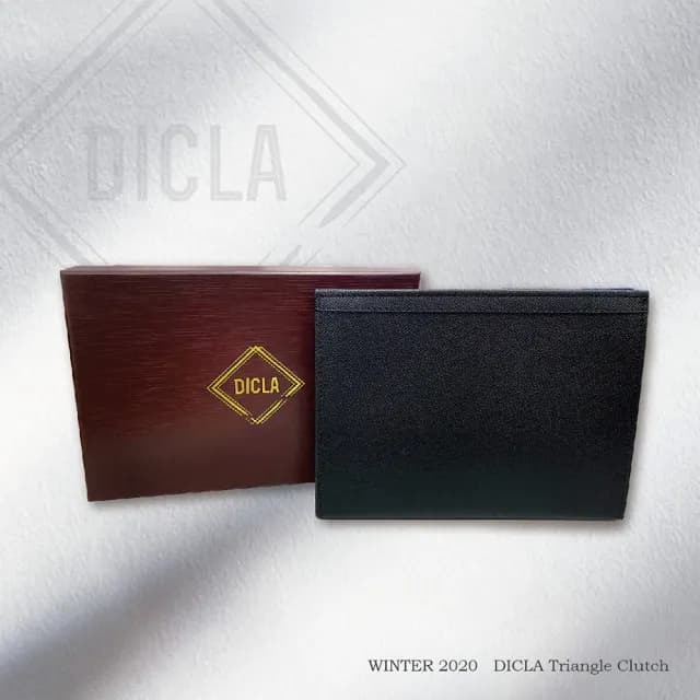 【DICLA 迪克拉】父親節禮物 真皮 素色牛皮男士手拿包DC583(真皮包包 素色牛皮三角款DC583)
