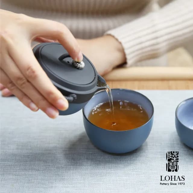 【LohasPottery 陸寶】金喜環旅行組(兩色可選 一壺兩杯 旅行茶具 人文茶器傳遞新意)