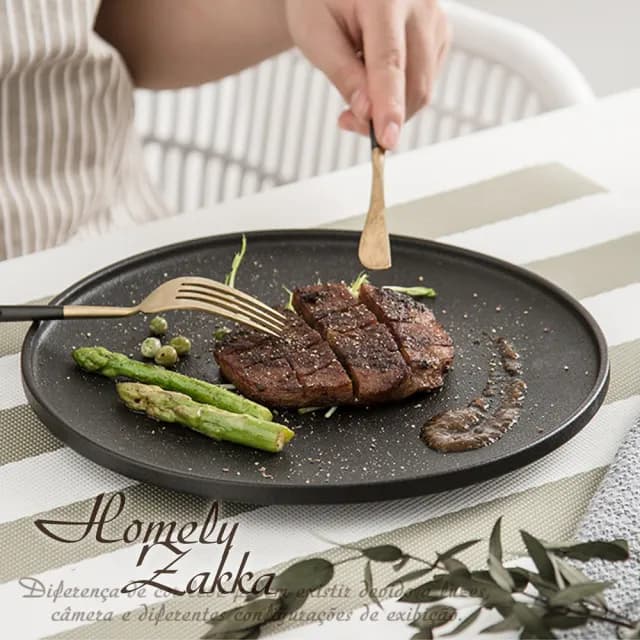 【Homely Zakka】北歐輕奢風黑色磨砂陶瓷餐具/牛排盤/西餐盤_小圓平盤2入組(飯碗 餐具 餐碗 盤子 器皿)