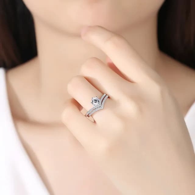 【米蘭精品】現貨+預購 莫桑鑽戒指925純銀兩件套(0.8ctV型排鑽六爪情人節生日禮物女飾品73yk25)
