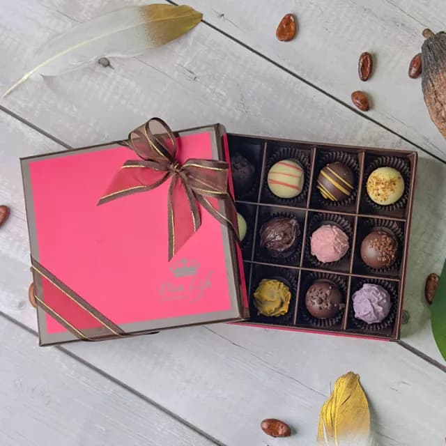 【Diva Life】生日快樂比利時夾心巧克力12入繽紛禮盒_比利時手工夾心巧克力