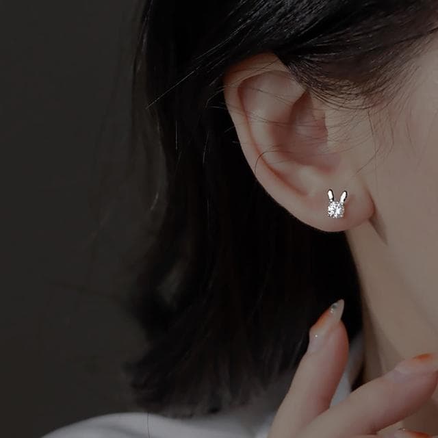 【Umi】可愛小兔子耳朵造型鋯石耳環(日韓時尚潮流女飾品 銀色耳飾 耳針 耳墜 耳釘 生日 情人節 禮物)