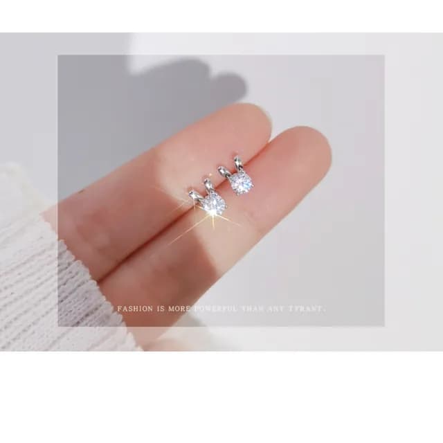 【Umi】可愛小兔子耳朵造型鋯石耳環(日韓時尚潮流女飾品 銀色耳飾 耳針 耳墜 耳釘 生日 情人節 禮物)