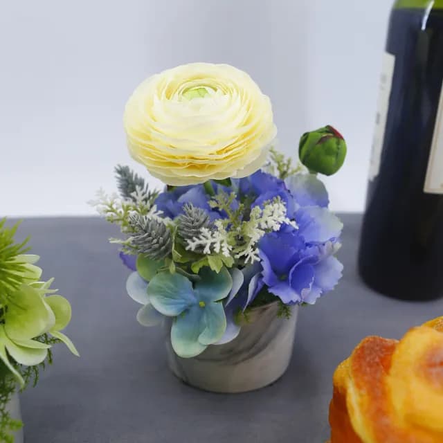 【HUGO DECO 榆果傢飾】米色陸蓮藍繡球香氛花藝(擬真/佈置/禮物/人造盆栽/花禮/聖誕節)