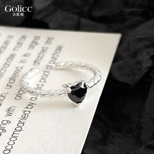 【Golicc】戒指 黑色 鋯石 愛心麻花(七夕 情人節 生日 造型戒 食指戒 尾戒 禮物)