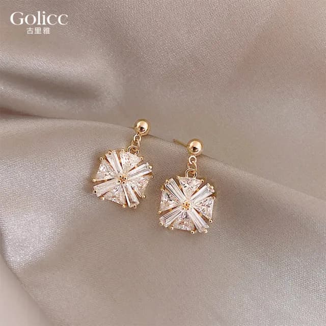 【Golicc】耳環 創意 雪花(七夕 情人節 生日 飾品 耳釘 耳飾 耳墜 禮物)
