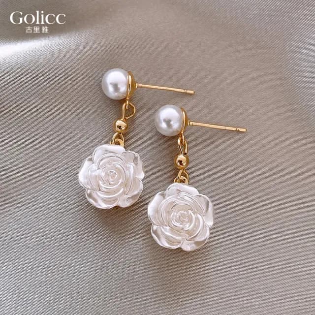 【Golicc】耳環 白玫瑰 珍珠(99購物限定 生日 飾品 耳釘 耳飾 耳墜 禮物)