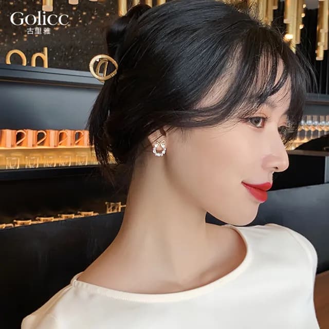 【Golicc】耳環 鑲鑽 蝴蝶(99購物限定 生日 飾品 耳釘 耳飾 耳墜 禮物)