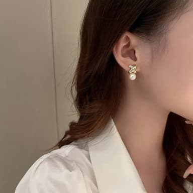 【Golicc】耳環 百搭 交叉 珍珠(七夕 情人節 生日 飾品 耳釘 耳飾 耳墜 禮物)