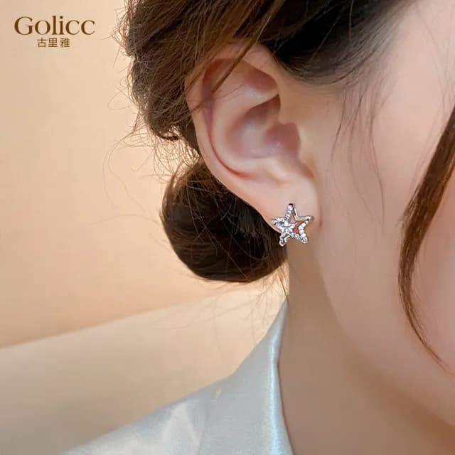 【Golicc】耳環 銀色 星星 鋯石(七夕 情人節 生日 飾品 耳釘 耳飾 耳墜 禮物)