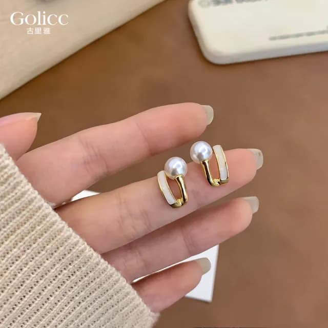 【Golicc】耳環 韓國 C型 珍珠(七夕 情人節 生日 飾品 耳釘 耳飾 耳墜 禮物)