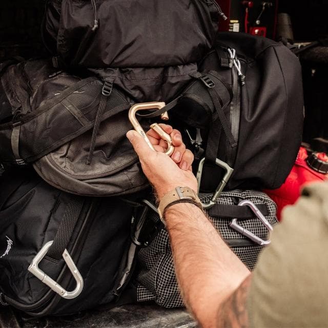 【Matador 鬥牛士】BetaLock 萬用登山D扣鎖-霧黑色(登山扣 重機 安全帽鎖 腳踏車鎖 鎖具 情人節 禮物 尾牙)