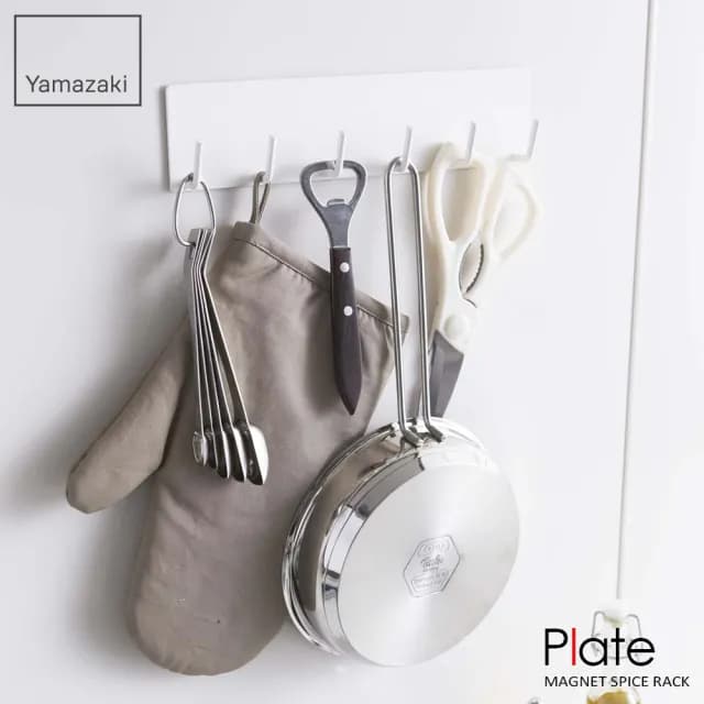 【YAMAZAKI】Plate磁吸式廚具小物掛鉤-白(廚房收納/收納架/置物架/餐具收納/掛勾)